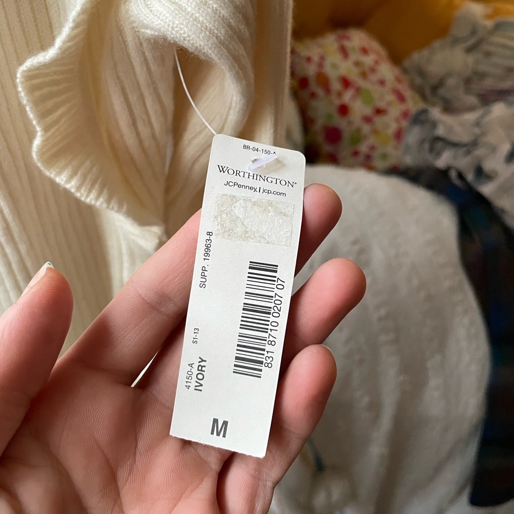 Worthington Ivory white cashmere turtle neck sweater - Picture 7 of 9